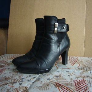 Aquatalia Rouge Ankle Boot - Size 5M - Leather